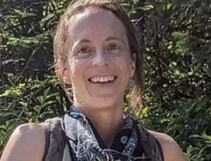 2 kez meme kanserini yenen televizyon yıldızı, trafik kazasında hayatını kaybetti