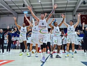 Aliağa Petkimspor, A. Efes’e Yenilerek Taraftarının Önünde İlk Mağlubiyetini Aldı