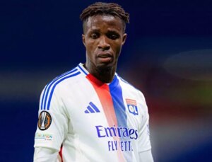 Lyon’dan Wilfried Zaha’yı şaşkına çeviren karar