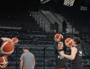 A Milli Kadın Basketbol Takımı Romanya Maçı İçin Medya Günü Düzenledi