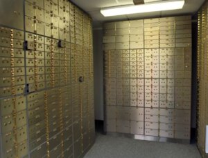 Bankadan müşterilerin kilolarca altını buhar oldu! Bir numaralı şüpheli tutuklandı