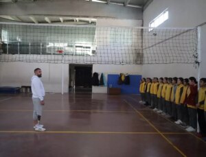 Doğuştan Engelli Öğretmen Feyyaz Gözaçık’ın İlham Veren Hikayesi