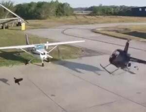 Helikopter park halindeki uçağa çarptı: Pilot yara almadan kurtuldu