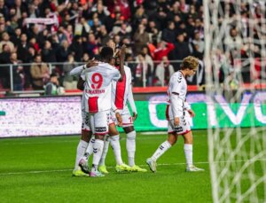 Samsunspor, Antalyaspor’u 2-0 Mağlup Etti