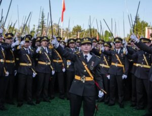 Teğmenler yemin için 7 kez başvuru yapmış