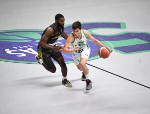 TOFAŞ, Petrolina AEK’yi 93-61 ile Geçti