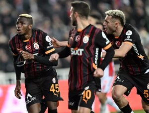 10 kişi Galatasaray, Sivasspor’u 3-2 yendi