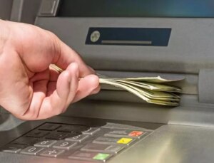 Bankalar halka çağrı yaptı: Evde nakit bulundurun