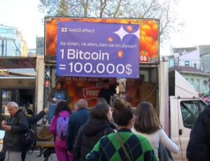 Bitcoin’in yükselişini lokma dağıtarak kutladılar