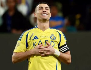 Cristiano Ronaldo, kariyer hedefine bir adım daha yaklaştı