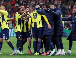 Fenerbahçe, Slavia Prag’ı deplasmanda 2-1 mağlup etti