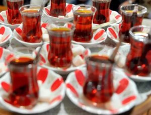 İstanbul’da 8 tane çaya ödenen para şaşırttı