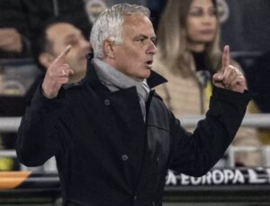 Jose Mourinho, kariyerinde bir ilki yaşadı