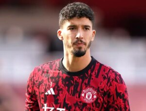 Manchester United, Altay Bayındır’ın kalemini kırdı