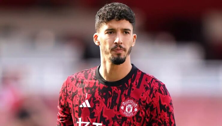 Manchester United, Altay Bayındır’ın kalemini kırdı