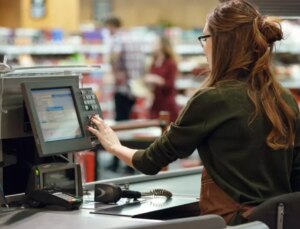 Market poşetlerine zam mı geliyor? Bakanlıktan beklenen açıklama geldi