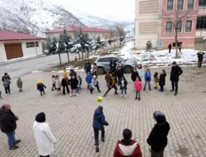 Muş’ta Teknoloji Bağımlılığına Karşı Yöresel Çocuk Oyunları Etkinlikleri Düzenlendi