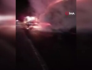 Muz Yüklü Tır Alev Alev Yandı