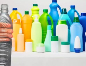 Plastik şişeler parayla geri dönüştürülecek