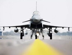 Türkiye’nin satın alacağı Eurofighter savaş uçakları, Ankara’ya iniş yaptı