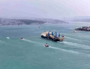 Castorone Gemisi İstanbul Boğazı’ndan Geçti