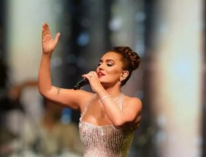 Demet Akalın Photoshop’un dozunu kaçırdı