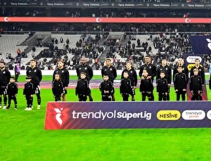 Dolmabahçe’de maç sonu olay çıktı: Beşiktaş tribünlerinin sabrı taştı