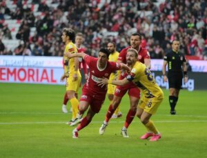 Eyüpspor, Antalyaspor’u 4-1 mağlup etti