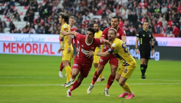 Eyüpspor, Antalyaspor’u 4-1 mağlup etti