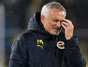 Fenerbahçe Teknik Direktörü Jose Mourinho, ameliyat oldu