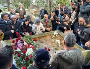 Ferdi Tayfur’un mezarına ziyaretçi akını