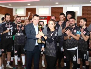 Medical Park Karadeniz Hastanesi, Halı Saha Futbol Turnuvası’nda Şampiyon Oldu