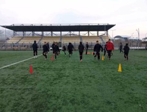Muş’ta Gençler İçin Futbol Kursları Devam Ediyor