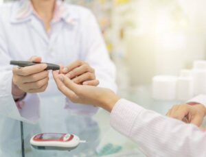 Şeker Hastalığı (Diyabet) Belirtileri ve Kan Şekeri Kontrol Yöntemleri