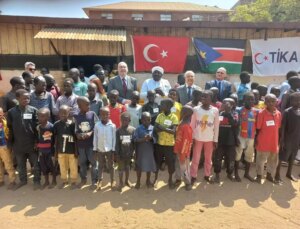TİKA, Güney Sudan’daki Yetimlere Gıda Yardımı Dağıttı