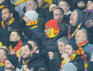 Yıllar sonra memleketine dönen yıldız futbolcuyu kimse tanımadı