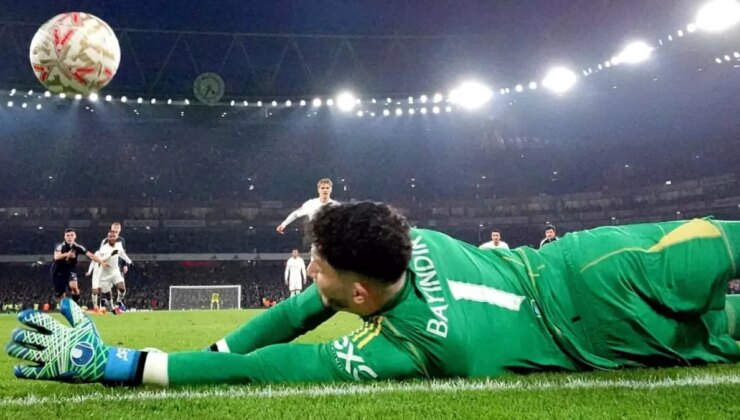 Altay Bayındır, Manchester United’da Kahraman Olmayı Başardı