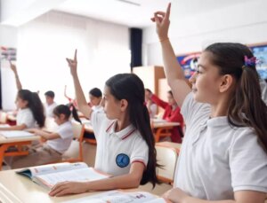 Anaokulu Müdürü Heimlich Manevrası ile Öğrenciyi Kurtardı