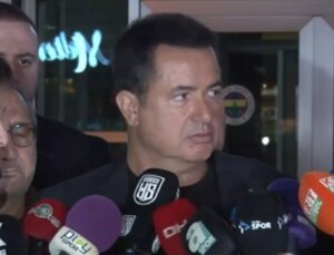 Maç sonu açıklama yapan Acun Ilıcalı, duyduğu sesle neye uğradığını şaşırdı