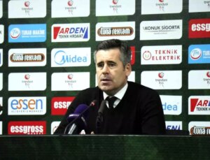 Sakaryaspor-Gençlerbirliği Maçının Ardından Teknik Direktörlerden Açıklamalar