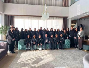 Yüksekova Spor Kadın Futbol Takımına Moral Kahvaltısı