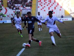 Karaman FK ve Elazığspor 1-1 Beraberlik ile Puanları Paylaştı