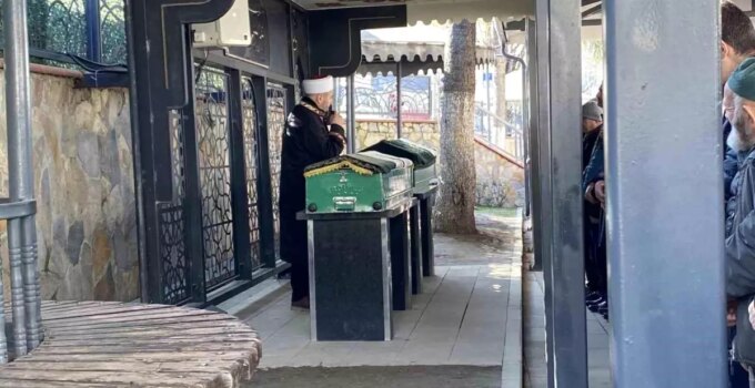 Kocaeli’de Baltayla Öldürülen Berber İsa Turgut Son Yolculuğuna Uğurlandı