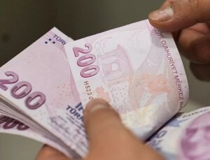 Emeklilerin zam farkı ödemesi hesaplara yatıyor