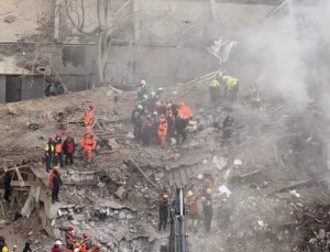 Konya’da çöken binada umutlar tükendi! İki kişinin cansız bedenlerine ulaşıldı