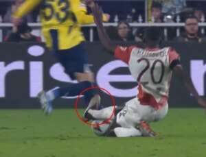 VAR müdahale etmedi: Herkes Fenerbahçe’nin kırmızı kart beklediği bu pozisyonu konuşuyor