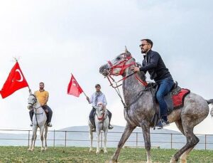 Anadolu Selçuklu Fotoğraf Derneği’nden Atlı Safari Keyfi: Üyeler ve Aileleri Unutulmaz Bir Gün Yaşadı