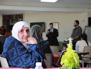 Anneler Günü’nde Huzurevi Sakinlerine Sürpriz Ziyaret