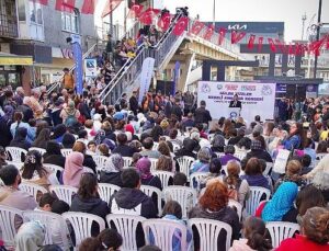 Avcılar’da Anneler Günü Sevgiyle Kutlandı