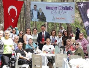 Bayraklı’da Anneler Günü Kutlaması
